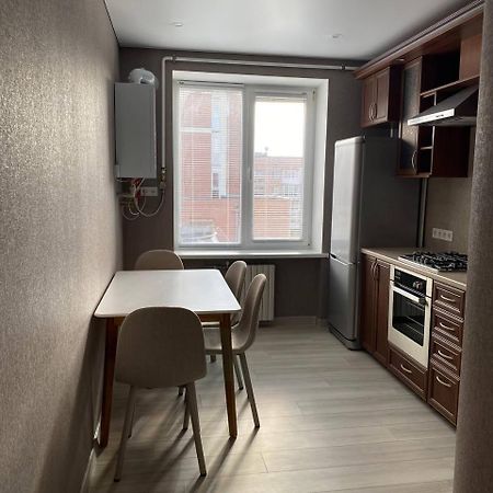 Apartpoltava Двокімнатні Апартаменти З Джакузі Біля Листопаду Luaran gambar