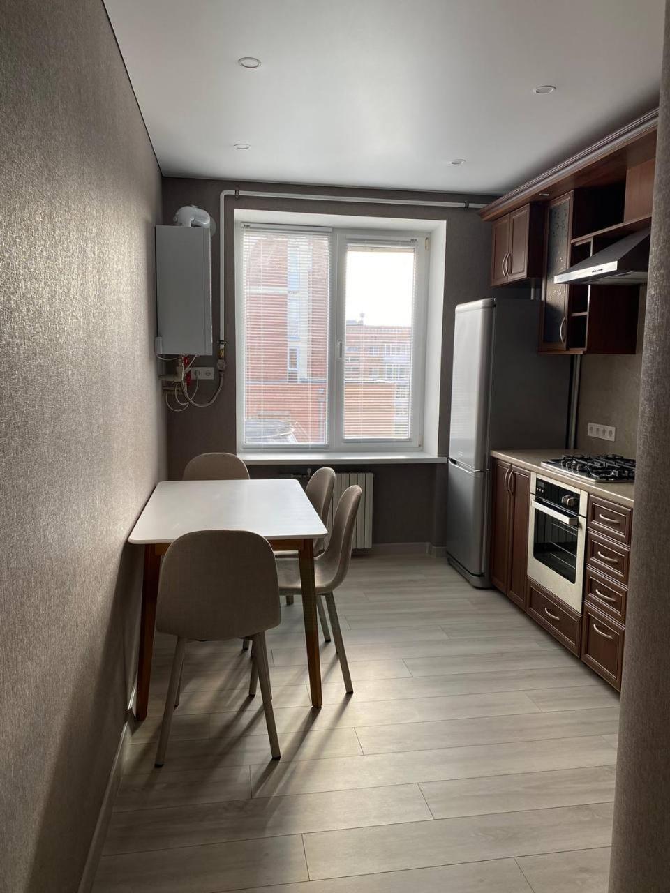 Apartpoltava Двокімнатні Апартаменти З Джакузі Біля Листопаду Luaran gambar