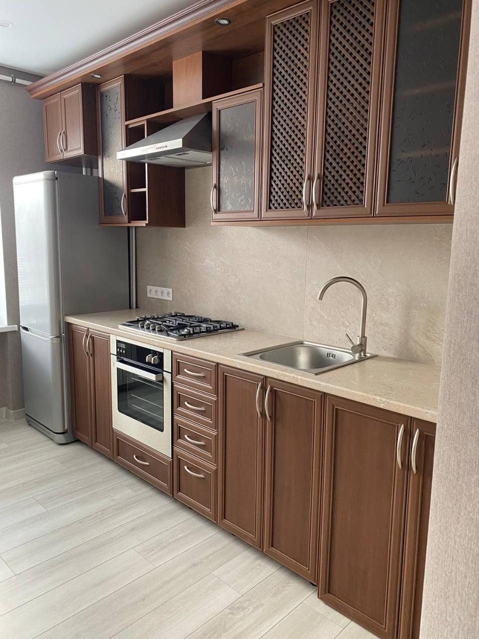 Apartpoltava Двокімнатні Апартаменти З Джакузі Біля Листопаду Luaran gambar