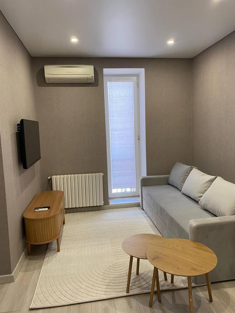 Apartpoltava Двокімнатні Апартаменти З Джакузі Біля Листопаду Luaran gambar
